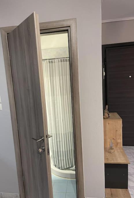 Central Modern Apartment Golos Dış mekan fotoğraf